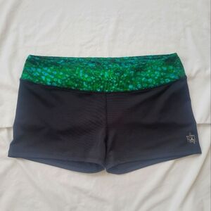 Guy Harvey Black Spandex Shorts With Mahi Dolphin Pattern Women's
